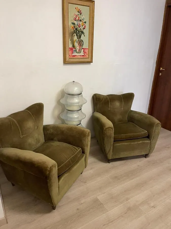 Romantic Enchantment With Private Bathroom Venedik 0*,  İtalya